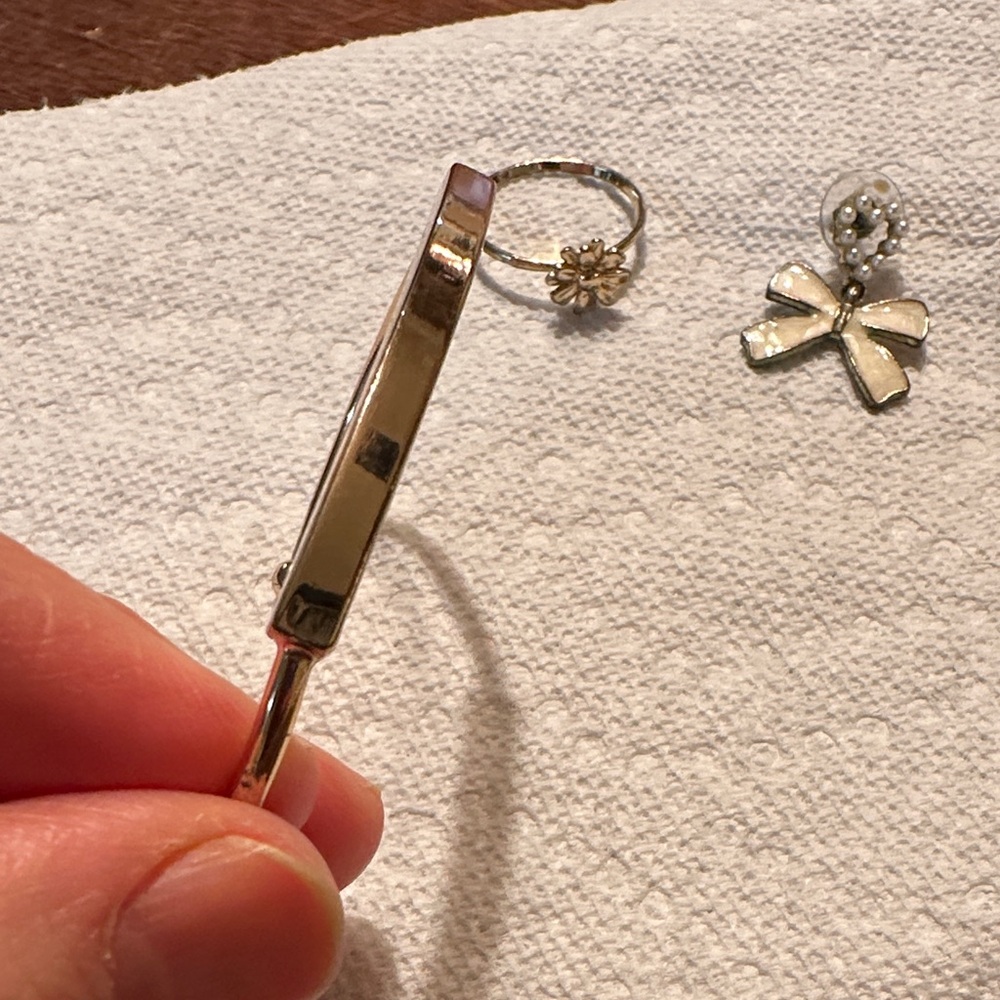 Elegant Gold Bracelet, Ring, and Earrings Set - Picture 7 of 13